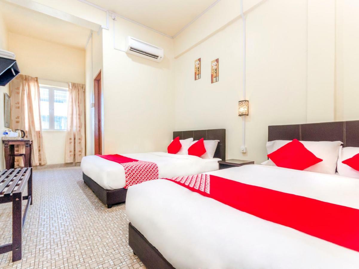 Oyo 703 Myra Hotel Mersing Bagian luar foto