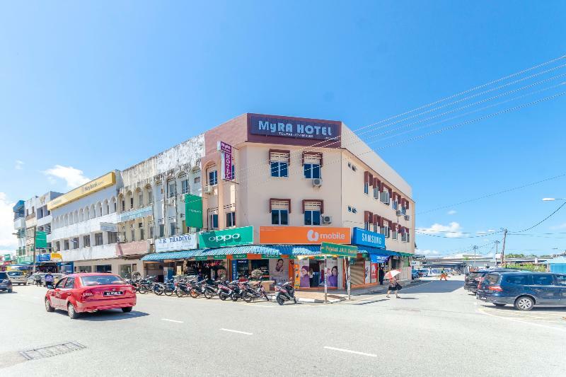 Oyo 703 Myra Hotel Mersing Bagian luar foto