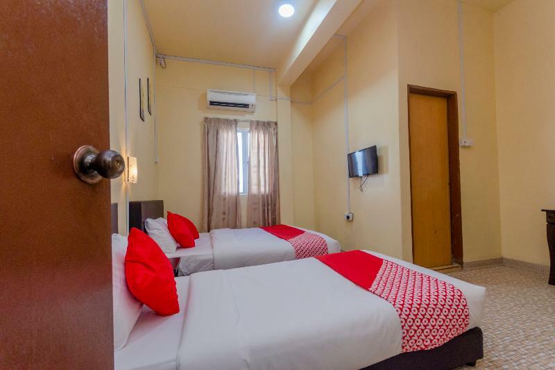 Oyo 703 Myra Hotel Mersing Bagian luar foto