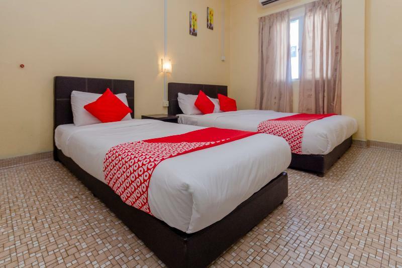 Oyo 703 Myra Hotel Mersing Bagian luar foto