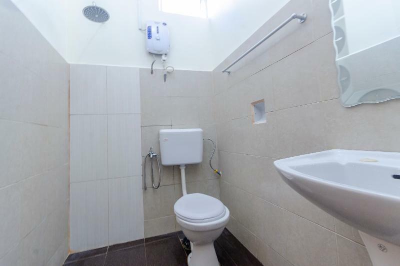 Oyo 703 Myra Hotel Mersing Bagian luar foto